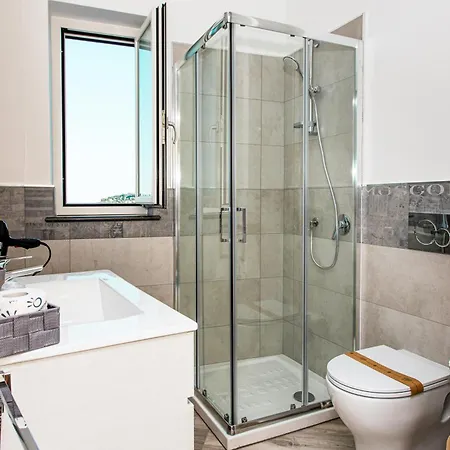 Acqua Leggia 4*